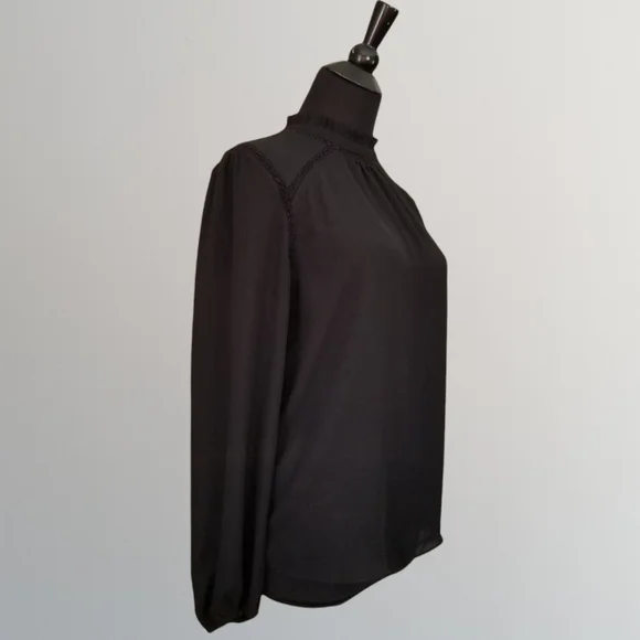 ❤️❤️FREE❤️❤️with any purchaseLoft Blouse - Picture 4 of 10